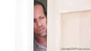 امرأة ناضجة شقية تحصل على نكاح شرجي قاس من ابن زوجها