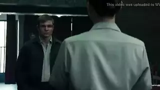 عرض جنسي مباشر: المعلم يوجه الفصل حول الإيلاج الصحيح