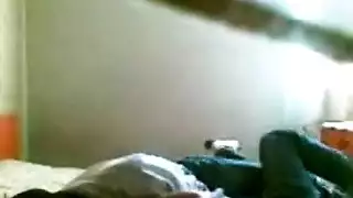 هي تأخذ كل بوصة في هذا المقطع البورن العربي الخشن