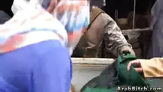 مشهد إيراكي إكس إكس إكس: قضيب المدرس يملأ الطالبتين المحجبتين