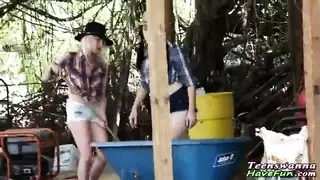 ثلاثة أضعاف اللعاب، ثلاثة أضعاف المتعة على هذا القضيب الكبير