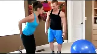 سكس تحسيس مع مدرب اليوغا