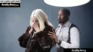 مكبلة ومثارة: التحقيق يتحول إلى جنس شرجي قاسي