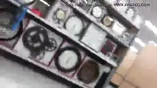 مهرجان نيك بدوي: جنس خشن على الكثبان الرملية