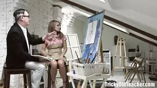 أفلام بورن في فصل الفنون: عارضات عاريات يتحولن إلى دمى جنسية