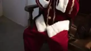 الاستمناء باليد مع السانتا الذي لم يجد طيز او كس يطفئه