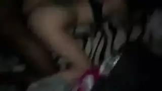 مؤخرة شابة تحصل على حمولة من قضيب أسود كبير