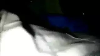 سمراء مفتونة تطلب ممارسة جنس ثلاثي مع طالبين مجتهدين