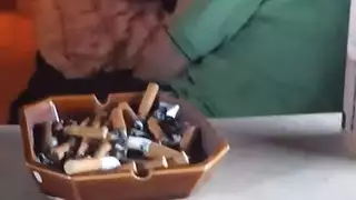 مراهقة في الخارج xxx: تدليك كسي وهمسات شهوانية