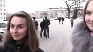 اباء تبادل بنلتهم