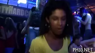 تحدي رقصة إكس أن أن إكس ينتهي بالقذف داخل المهبل