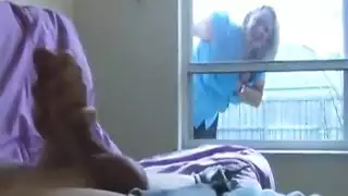 عاهرة الجائزة الكبيرة: بريتني العنبر تبتلع المني وتُملأ